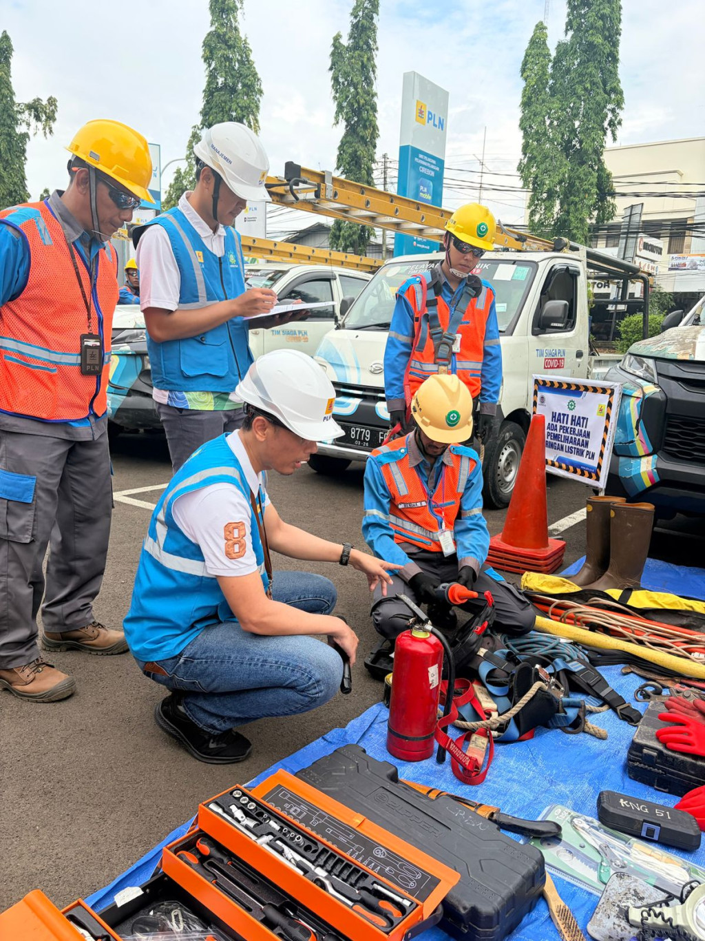 Intensitas Hujan Meningkat, Tim PLN UP3 Depok Gencarkan Patroli Jaringan di Wilayah Rawan Banjir