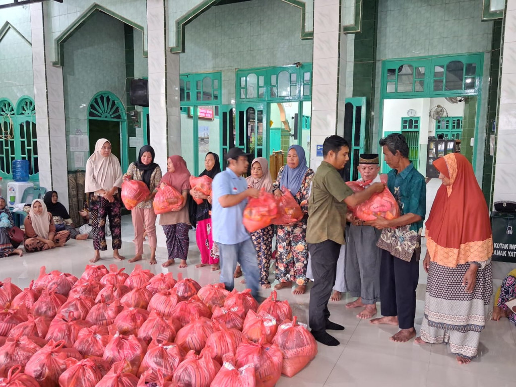 IWO Sibolga-Tapteng Salurkan Bantuan Sosial bagi Korban Bencana di Kota Sibolga