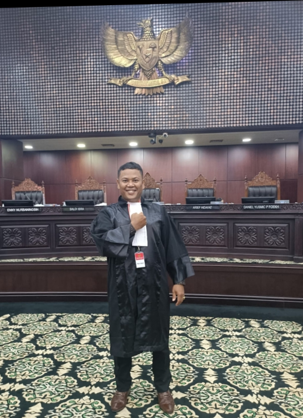 Jaingat Sihaloho SH : Pengambilan Kembali  Photo Bupati dan Wakil Bupati Samosir yang Terpajang di Rumah Rakyat Bisa Masuk Ranah Hukum.