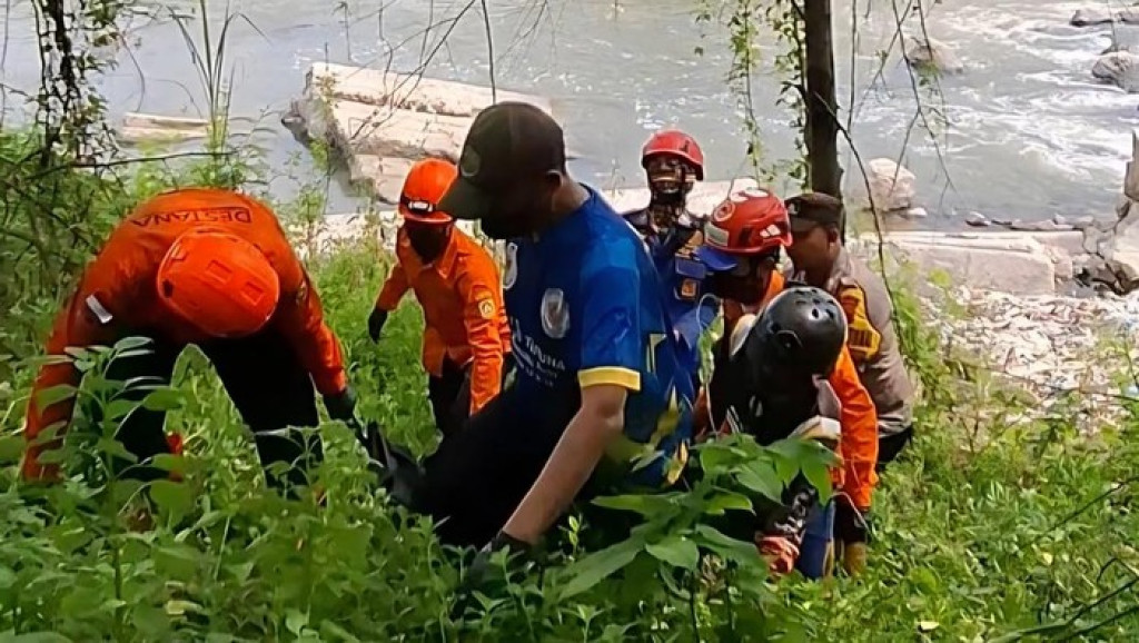 Jasad Pria Tanpa Identitas Ditemukan di Sungai Cileungsi Bogor Polisi Selidiki