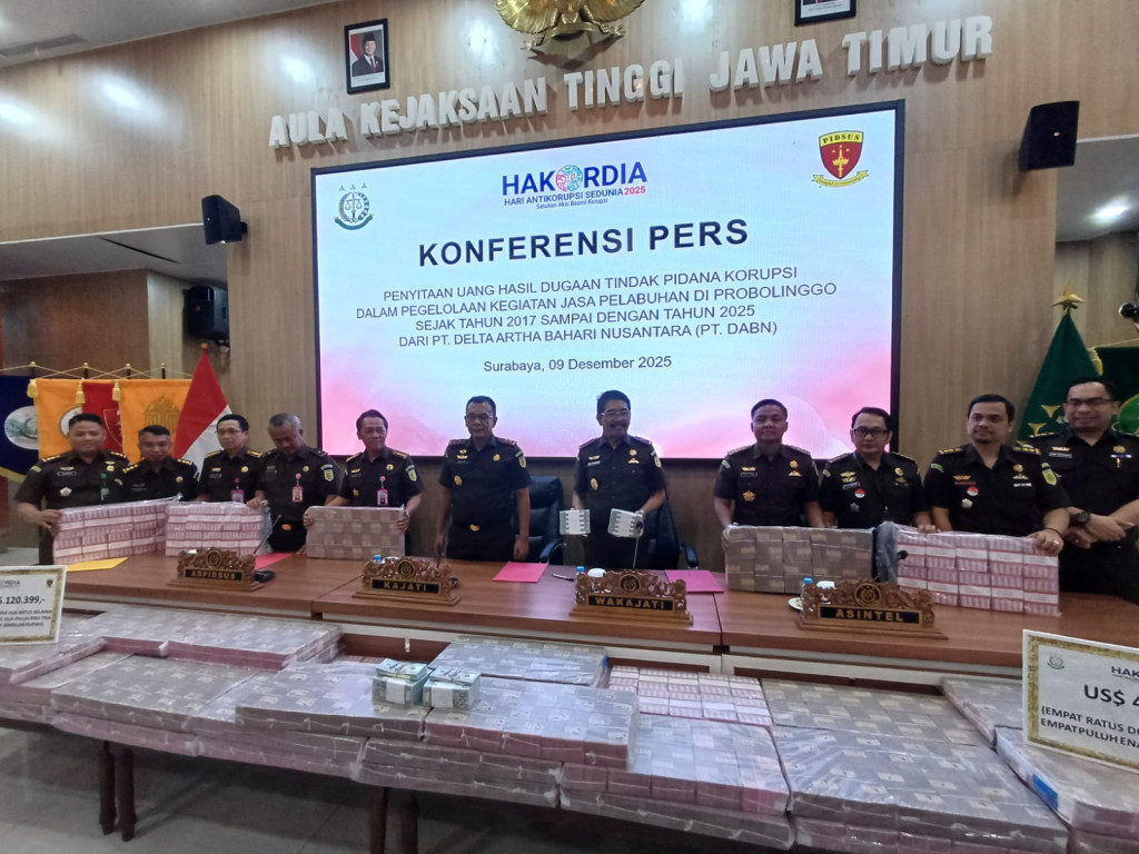 Kejati Jatim Sita Rp47,28 Miliar dan 421.046 Dolar AS Kasus Korupsi Pelabuhan