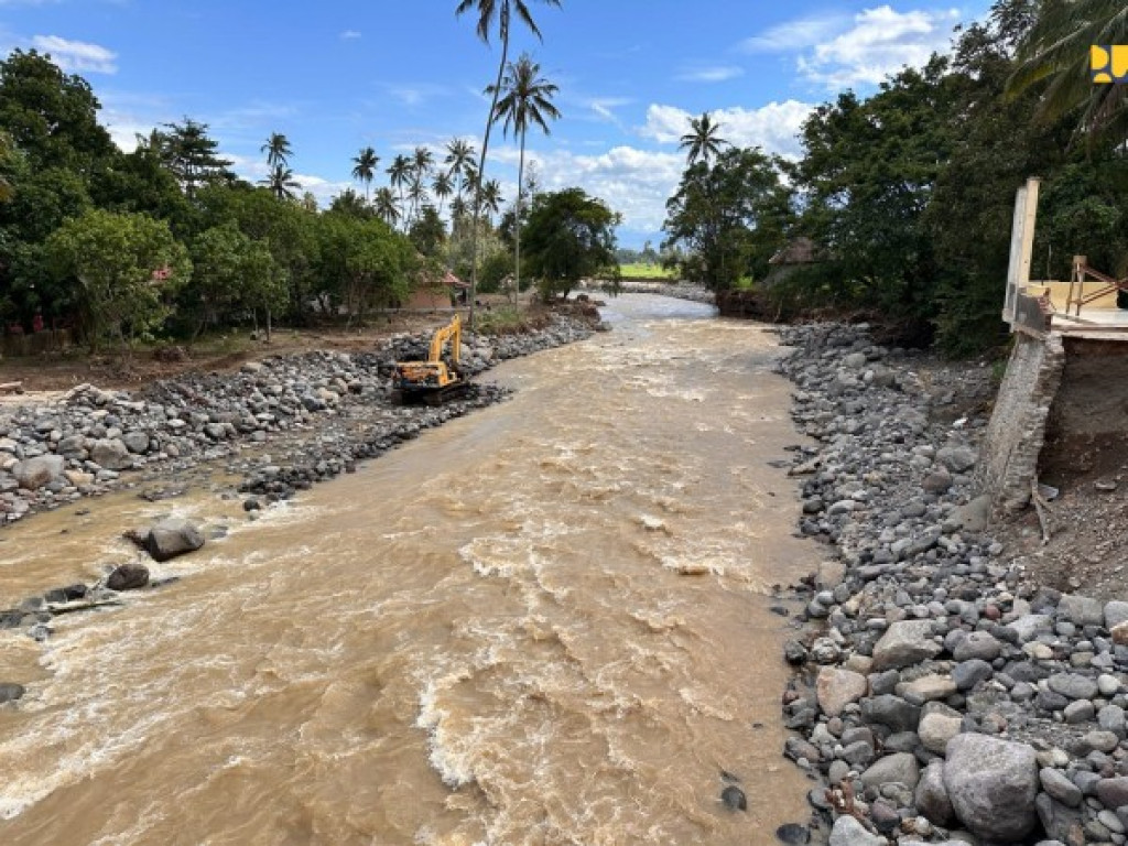 Kementerian PU dan Pemda Tanah Datar Percepat Normalisasi Sungai Batang Sumpur