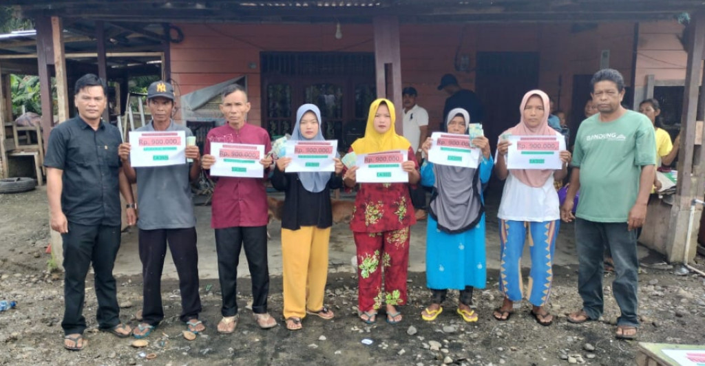 Langkah Strategis Pascabencana, Pemdes Pulo Pakkat 2 Salurkan BLT dan Insentif Kader dan Guru