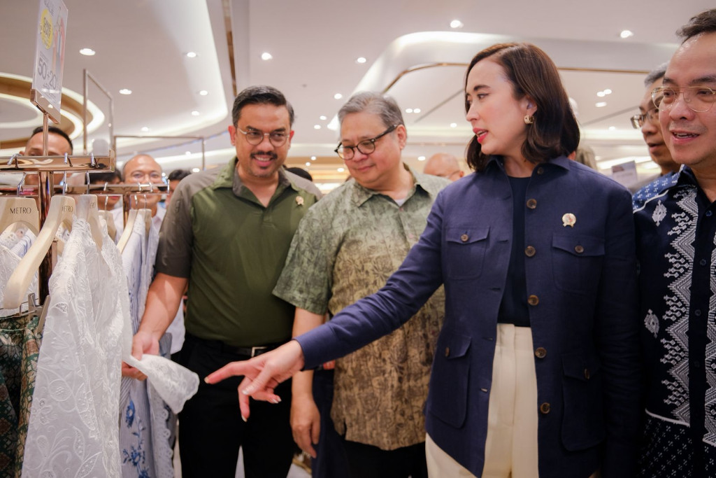 Libur Nataru Lebih Produktif, Menpar Dukung WFA dan Wisata Belanja Nasional