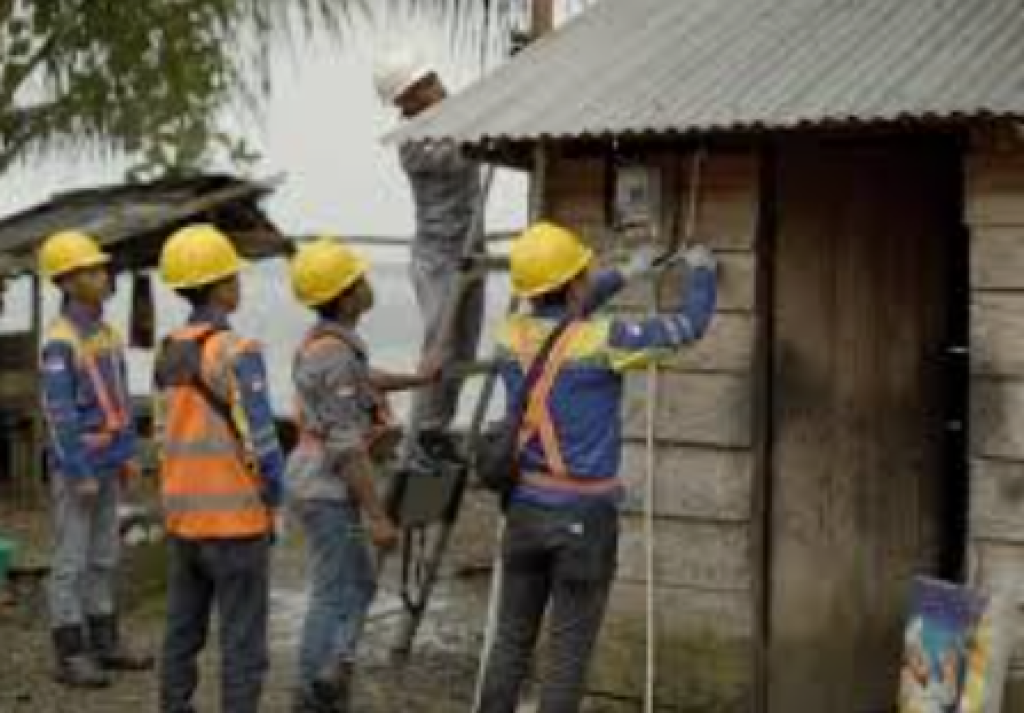 Listrik Desa 24 Jam Menyala, PLN Hadirkan Terang Hingga Pulau Mare