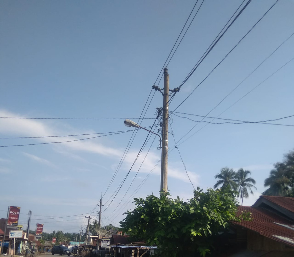 Listrik Masuk Sampai Pelosok Desa di Kabupaten Paluta, Ini manfaatnya!