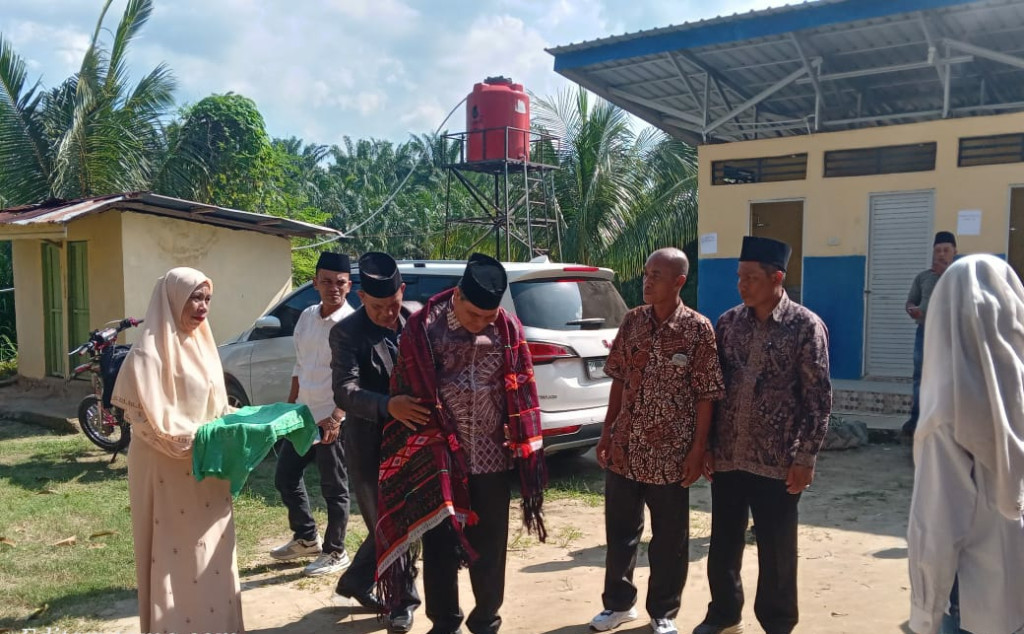 Marwan Dasopang Reses di Desa Silenjeng Kecamatan Sihapas Barumun Kabupaten Palas