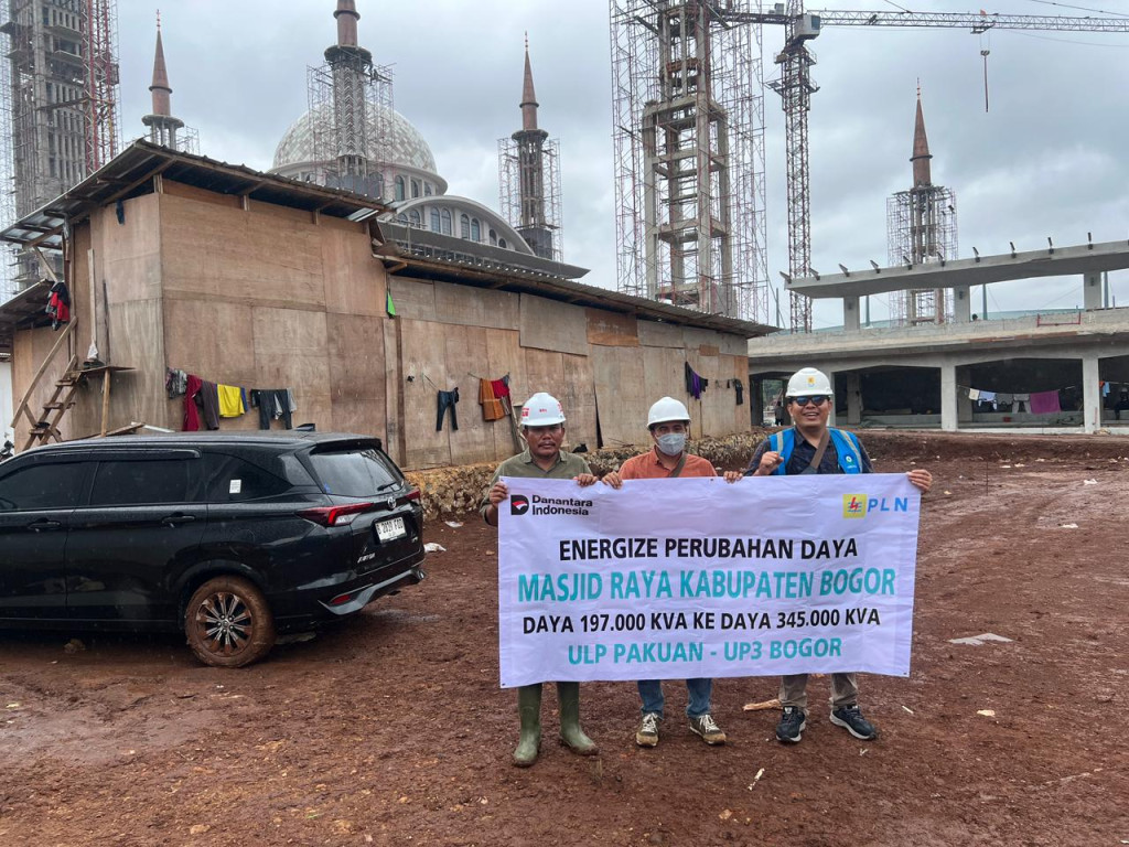 Masjid Raya Kabupaten Bogor Kini Makin Nyaman dengan Pasokan Listrik 345 kVA dari PLN