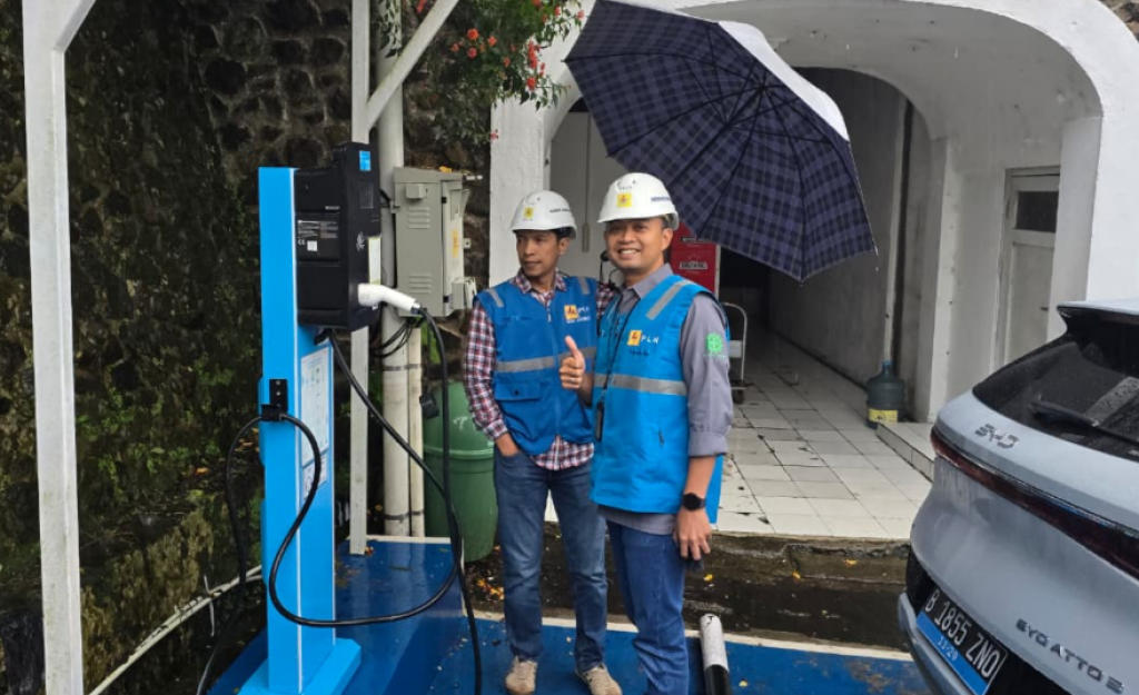 Melintasi Cianjur Saat Nataru, Pengguna EV Dijamin Aman dengan 27 SPKLU PLN
