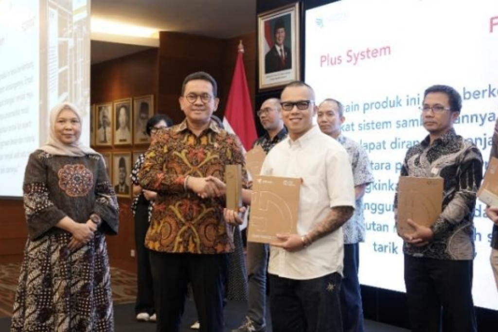 Mendag Busan Serahkan Penghargaan Good Design Indonesia 2025 kepada 51 Produk