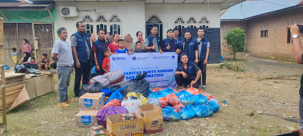 Menembus Lumpur dan Jalur Terisolir, YLC PERADI  Binjai–Langkat Antar Bantuan untuk Warga Terdampak Banjir di Sekoci, Langkat – Sumatera Utara