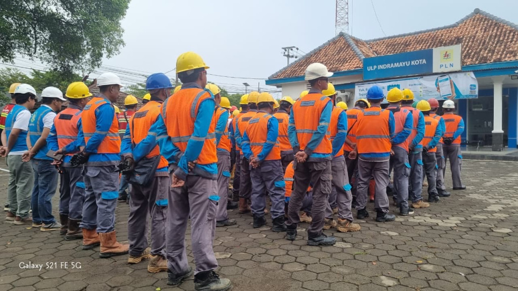 Pastikan Jawa Barat Siap dan Andal, PLN Indramayu Gelar Apel dan Doa Bersama Siaga Pengamanan Pasokan Listrik Nataru 2025-2026