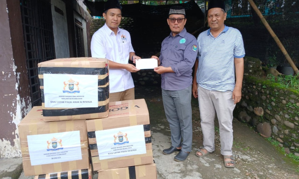 Peduli Korban Banjir, KADIN Muara Enim Salurkan Bantuan Lewat BAZNAS