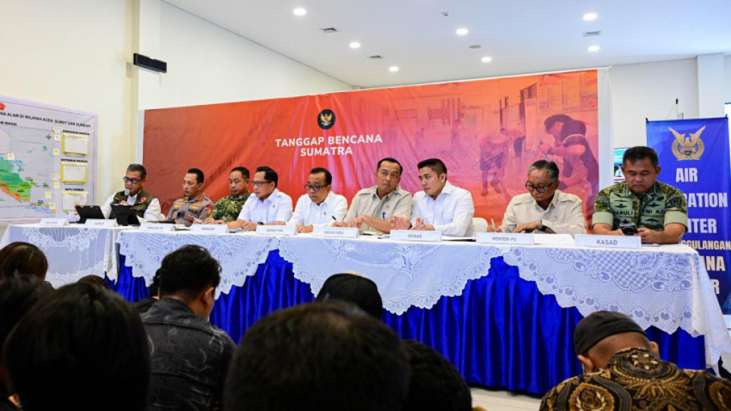 Pemerintah Atur Pemanfaatan Kayu Pascabencana dan Siapkan Relokasi Warga Terdampak