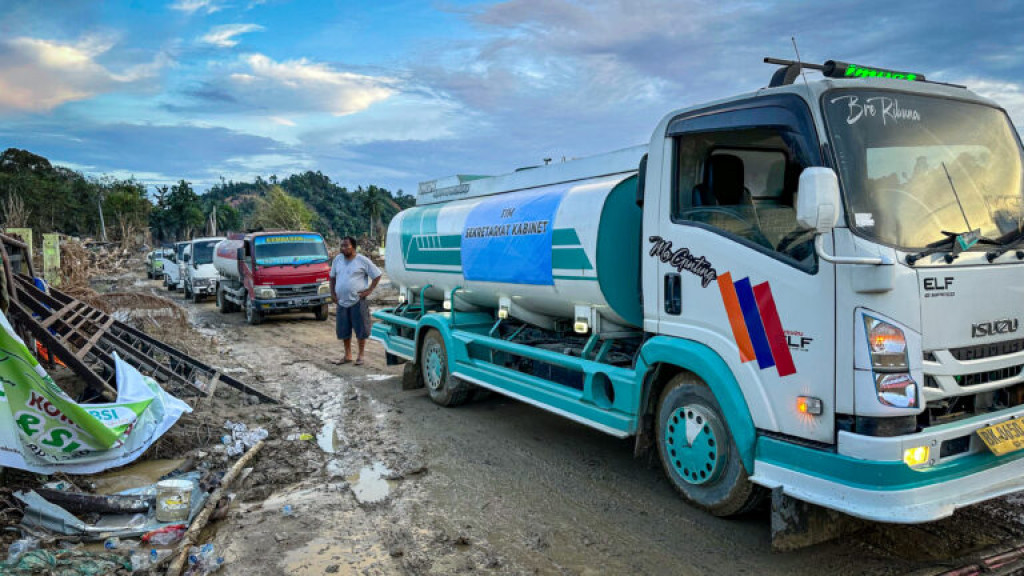 Pemerintah Kirim Lebih dari 50 Truck Tangki Air Bersih ke Aceh Tamiang