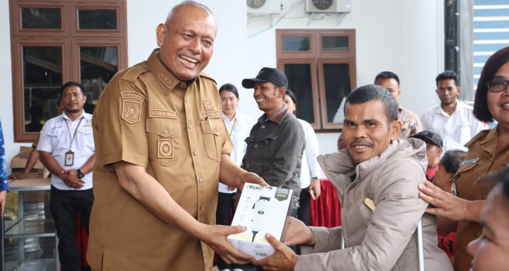 Pemkab Dairi Kembali Salurkan Bantuan Atensi Kewirausahaan untuk Disabilitas