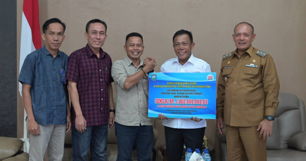 Pemkab OKU Serahkan Bantuan Kemanusiaan untuk Korban Bencana Alam Tapteng