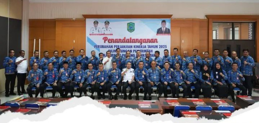 Pemkab Paluta Melaksanakan Penandatanganan Perubahan Perjanjian Kinerja.