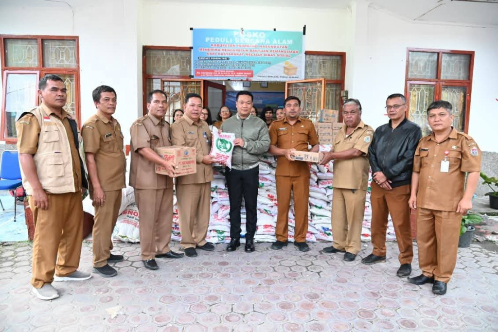 Pemkab Samosir Peduli Korban Bencana Banjir Bandang dan Longsor Humbahas, Salurkan Bantuan Kemanusiaan