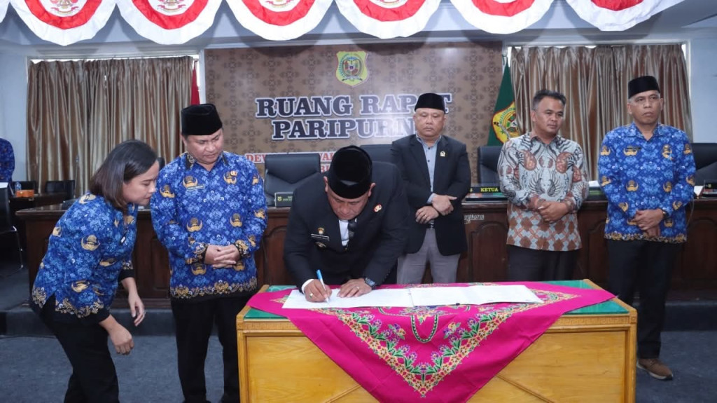 Penandatanganan Nota Kesepakatan KUA PPAS APBD Dairi TA 2026