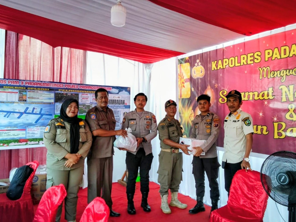 Pengamanan Natal & Tahun Baru 2025/2026: Kasat Pol PP Padangsidimpuan Tinjau Pos PAM Ops Lilin Toba