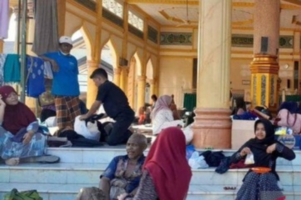 Pengungsi Banjir di Bireuen Mulai Sakit, Layanan Kesehatan dan Air Bersih Mendesak