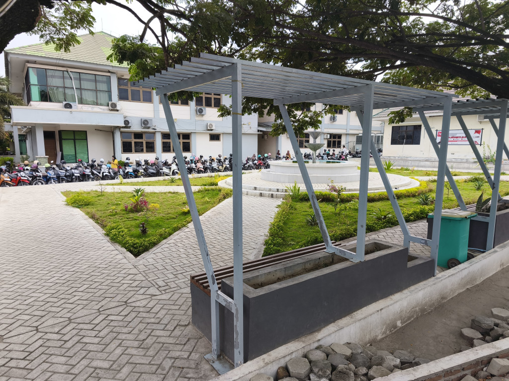 Pengunjung Keluhkan Buruknya Fasilitas Ruang Rawat Inap, RSUD Undata Justru Utamakan Bangun Taman di Lahan Parkir