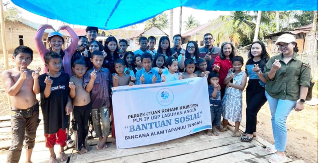 Perokris PLN IP Berbagi Kasih Natal Untuk Korban Bencana di Tapteng