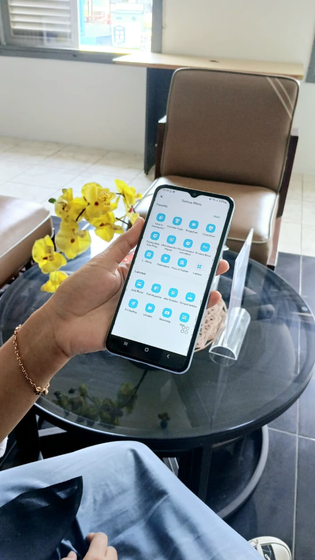 PLN Mobile: Inovasi Layanan Transparan dan Cepat bagi Pelanggan PLN di Kabupaten Indramayu