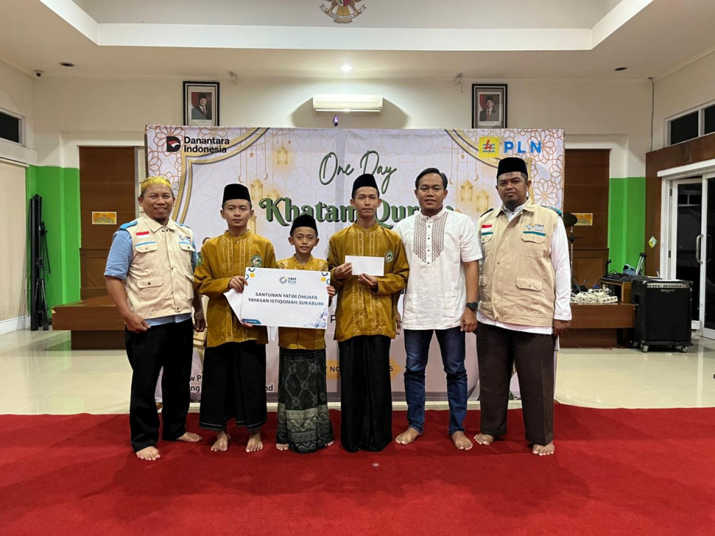 PLN Sukabumi Tebar Energi Kebaikan Lewat Khatam Qur’an dan Santunan Anak Yatim