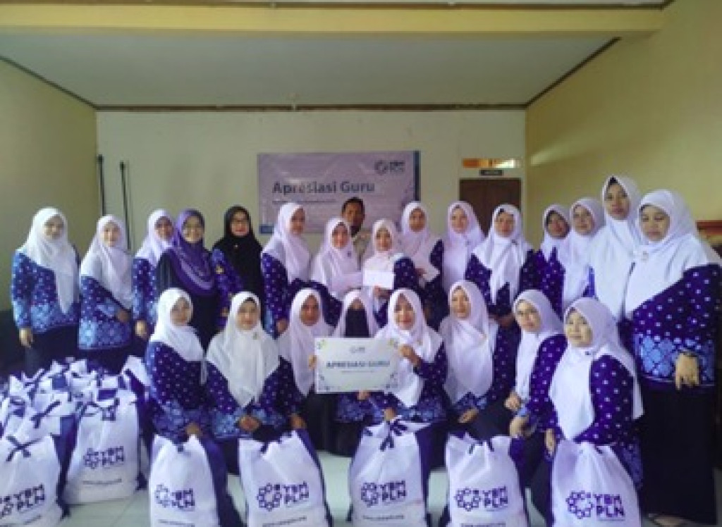 PLN untuk Rakyat Hadirkan Dukungan bagi Para Pendidik di Hari Guru Nasional