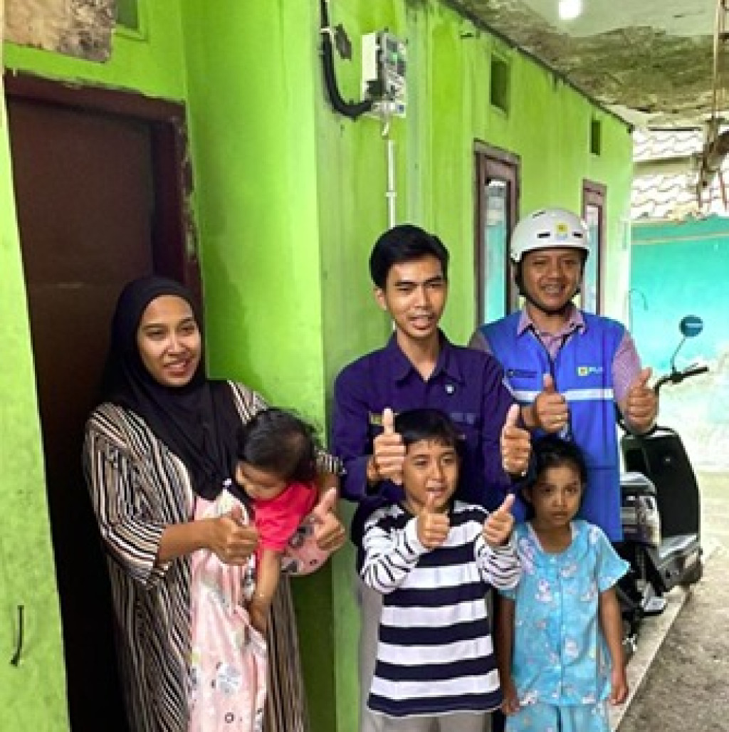 PLN untuk Rakyat, Peringati Hari Guru Nasional dengan Berikan Sambungan Listrik Gratis untuk Pendidik di Bogor