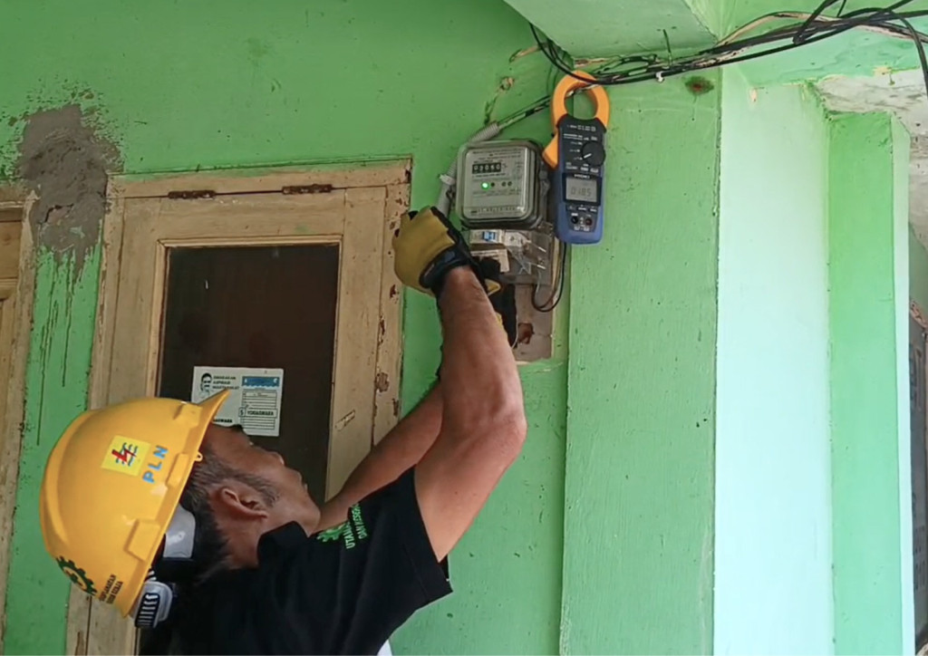 PLN UP3 Sumedang Pastikan Keamanan Penyaluran Listrik Melalui Kegiatan P2TL