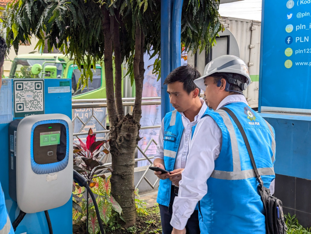 PLN UP3 Sumedang Siagakan 11 Titik SPKLU di Jalur Utama dan Tol Cipali Jelang Nataru