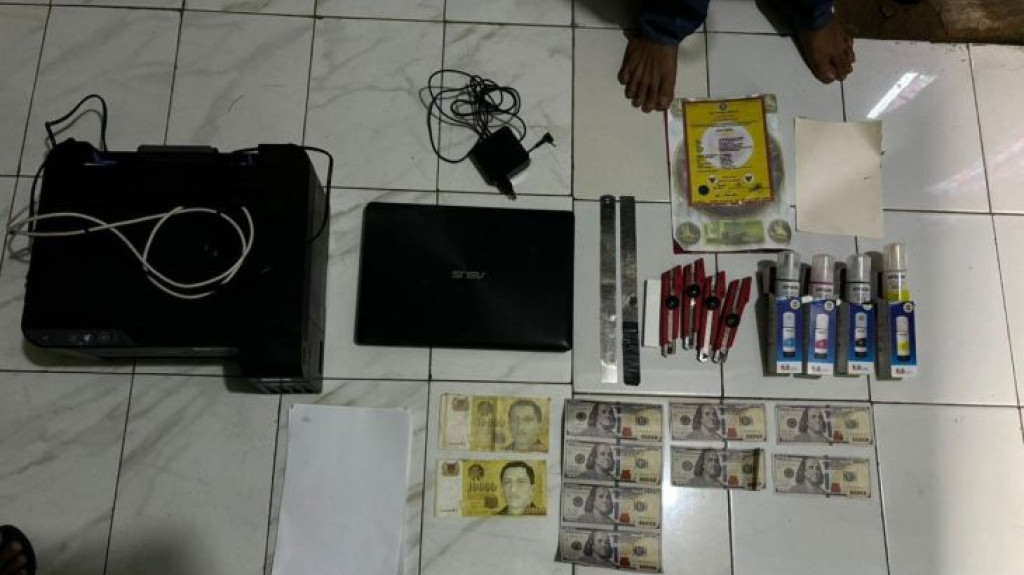 Polda Metro Jaya Bongkar Peredaran Uang Dolar Palsu 2.463 Lembar di Tangerang