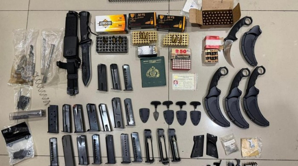 Polisi Ratusan Amunisi Senpi Ilegal dari Rumah Kontrakan di Jakbar