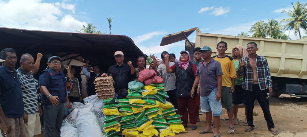 Pomparan Siraja Tambun Distribusikan 200 Paket Sembako ke Warga Terdampak Banjir dan Longsor