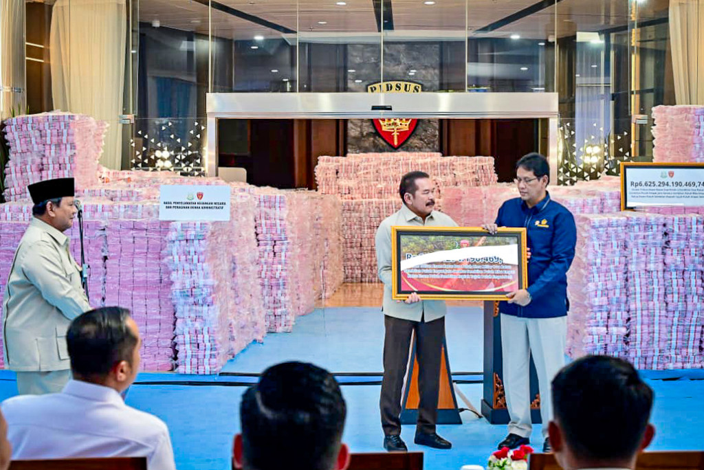 Prabowo Saksikan Penyerahan Penyelamatan Keuangan Negara Lebih Dari Rp6,6 Triliun dan Lahan Seluas 893 Ribu Ha