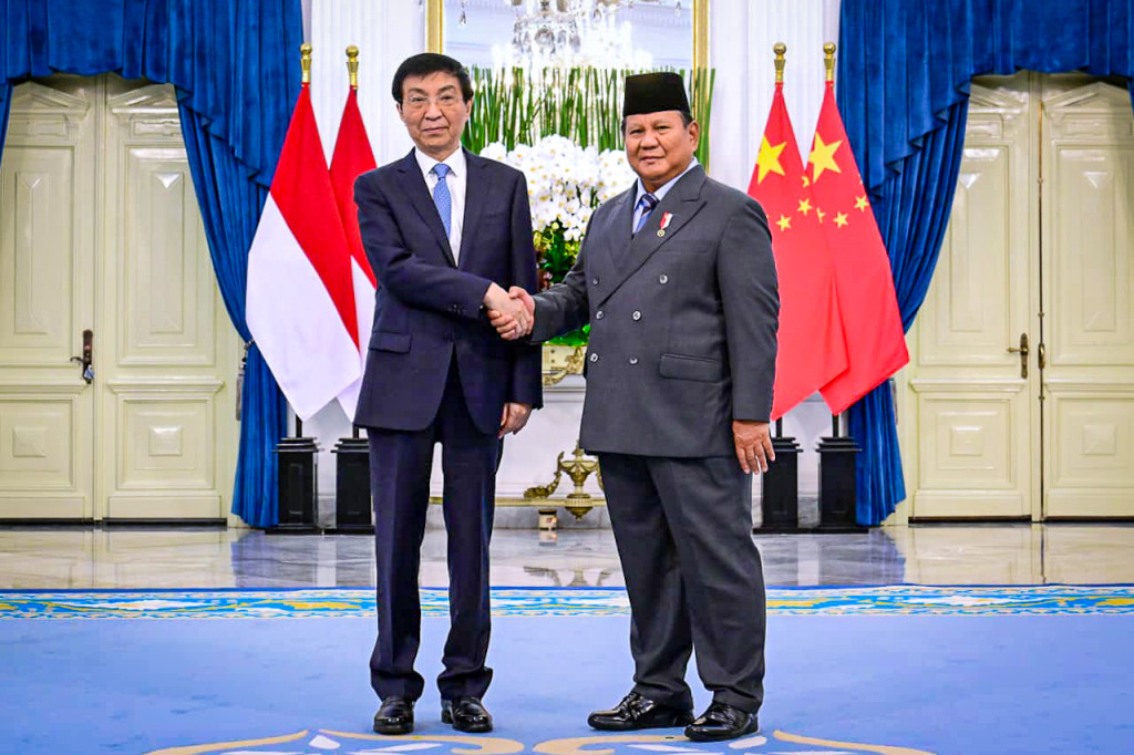 Prabowo Terima Kunjungan Kehormatan Ketua MPR RRT Wang Huning di Istana Merdeka