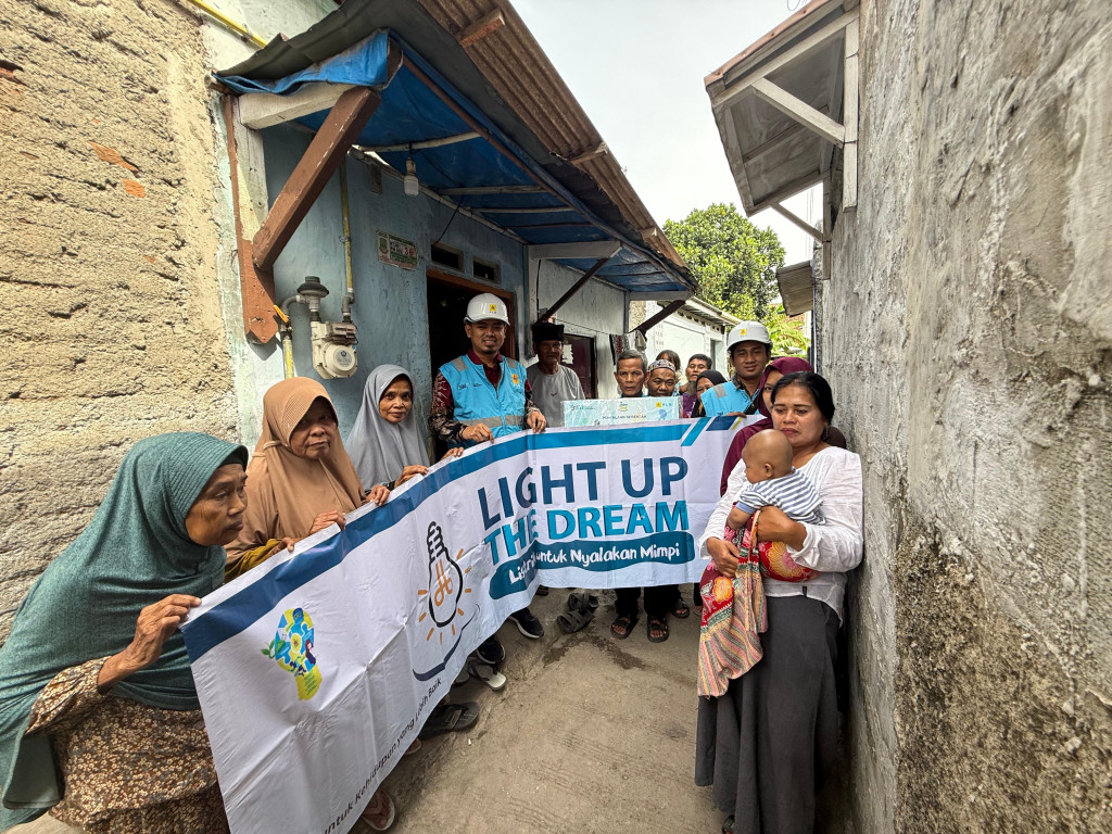 Program LUTD PLN UP3 Karawang Sasar Warga di Wilayah Adiarsa Barat