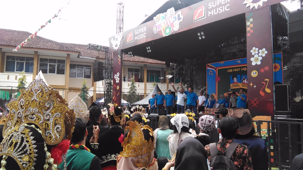 Ratusan Mahasiswa Ikuti Karnaval FEB FEST Vol. 3 UNSAP Sumedang