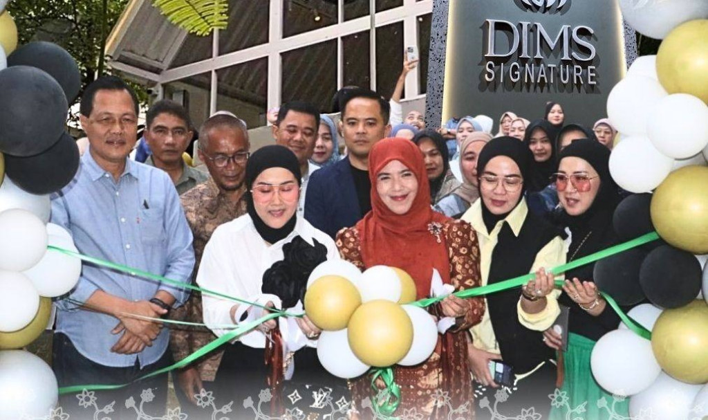 Resmikan Dims Signature Cafe & Resto, Bupati Apresiasi Sektor Jasa Boga Dongkrak PAD Daerah
