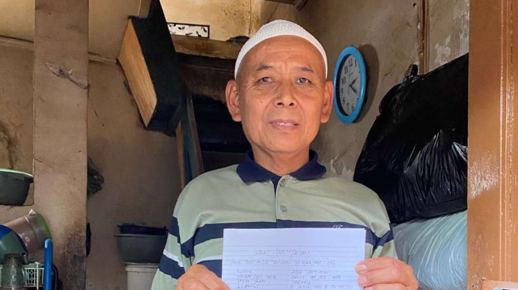 Satpol PP Datangi Penjual Mie Babi Pakai Atribut Peci dan Hijab di Bandung: Akui Pakai Minyak B2