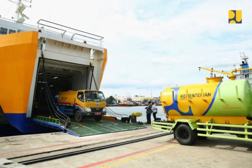 Sejumlah Unit Mobil Tangki Air dan Vakum Tinja Dikerahkan di Lokasi Bencana Sumatera