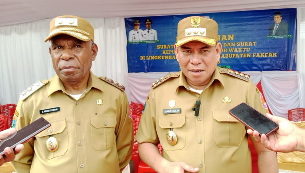 Serahkan SK kepada 991 PPPK, Ini Kata Bupati Fakfak