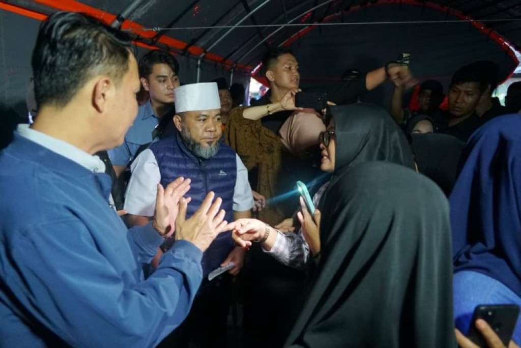 Setelah Aceh, Helmi Hasan ke Sumbar Salurkan Bantuan