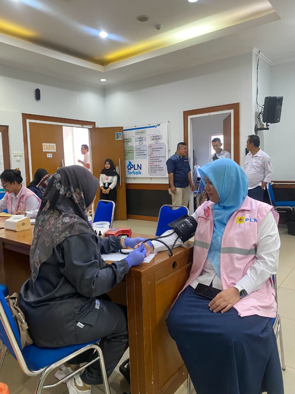 Sinergi Kemanusiaan: PLN UP3 Garut dan PMI Perkuat Stok Darah Daerah melalui Aksi Donor Darah Pegawai
