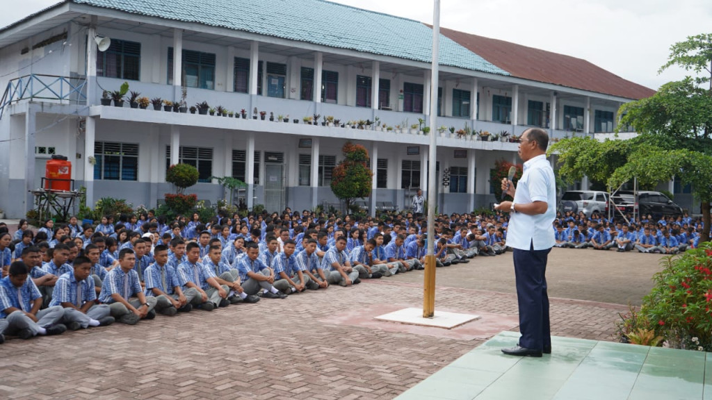 Sosialisasi di SMA Negeri 1 Laguboti Wabup Toba Sampaikan 4 Pilar Kebangsaan