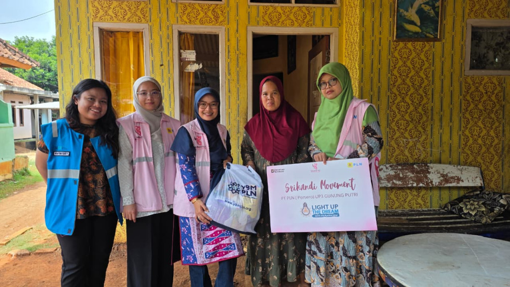 Srikandi PLN Gunung Putri Bersama YBM PLN Gunung Putri Berikan Santunan untuk Para Guru sebagai Wujud Cinta dan Terima Kasih di Hari Guru