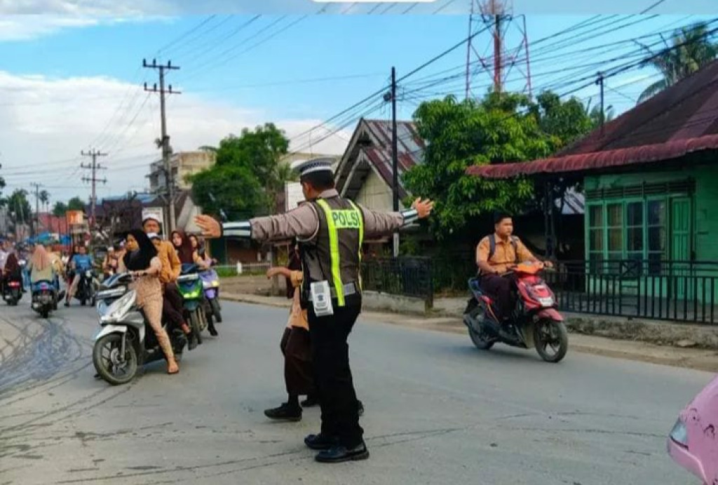 Strong Point Pagi Sekaligus Himbauan Kamseltibcarsatlantas di Wilayah Hukum Polres Palas